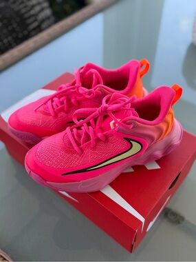 Like New! Boys Nike Giannis Immortality 4 Basketball Shoe in Hyper Pink